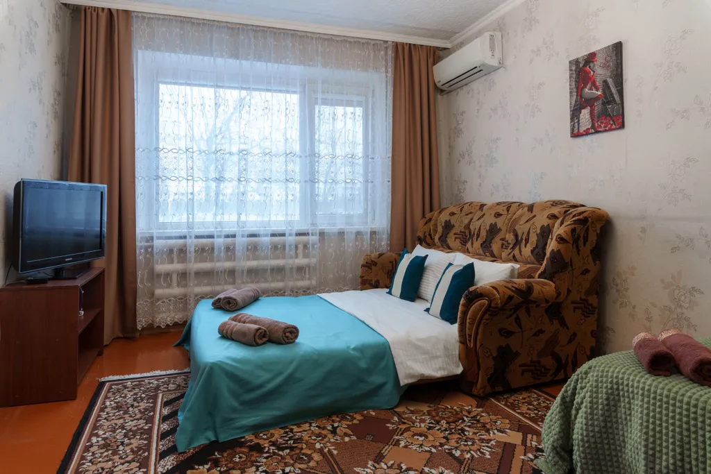 Уютная двухкомнатная квартира (6 гостей 4 спальных места)