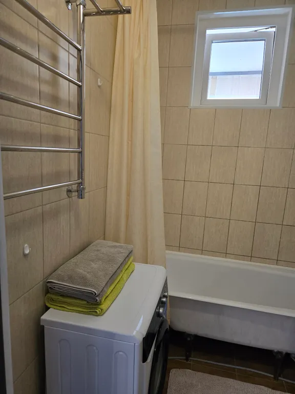 Теплая, солнечная квартира в центре города