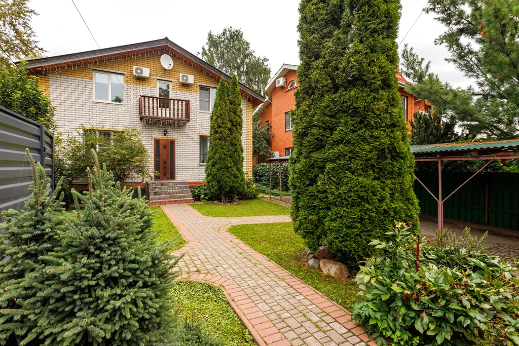 Коттедж в центре города с видом на парк