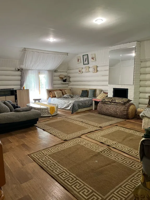 Комфортный коттедж в центре