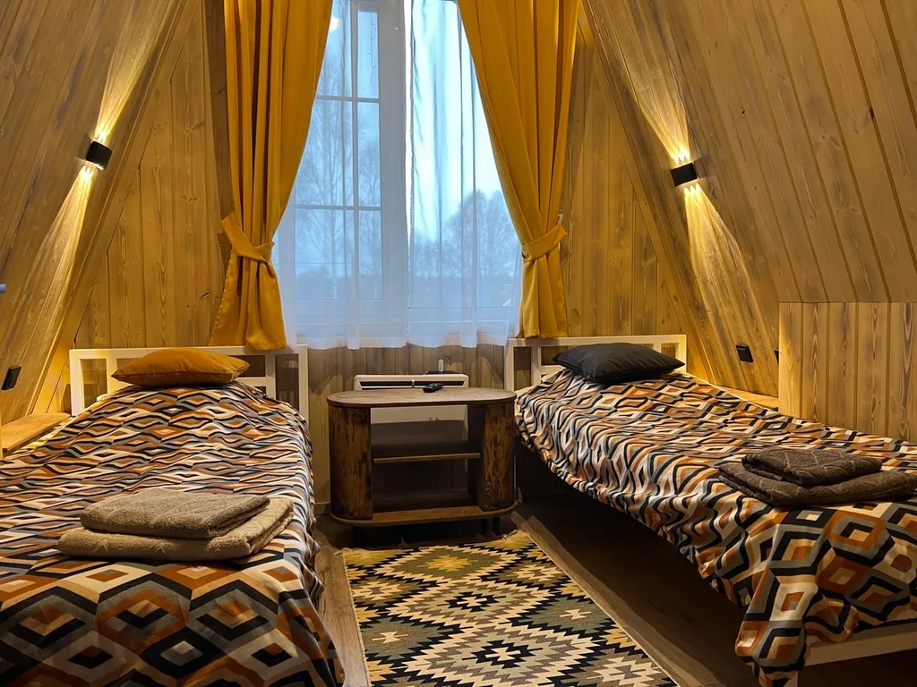 Уютный A-Frame в лесном массиве на берегу реки