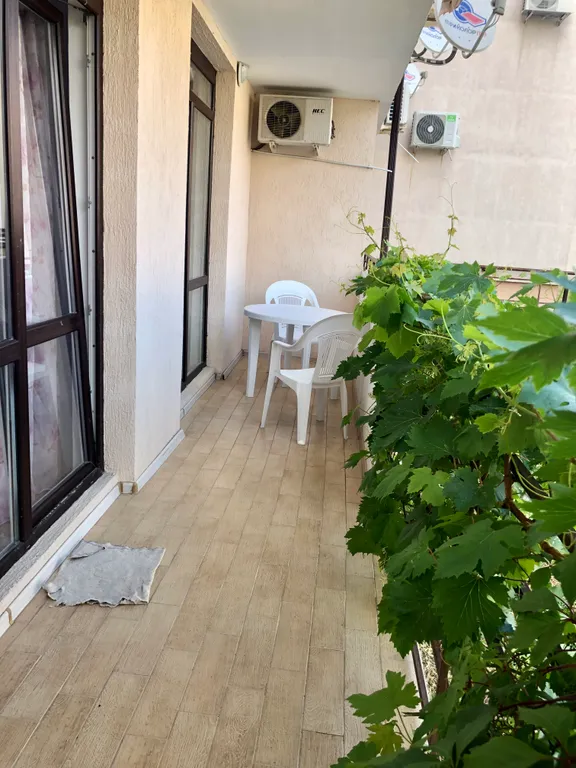 Просторная квартира в 300 метрах от моря