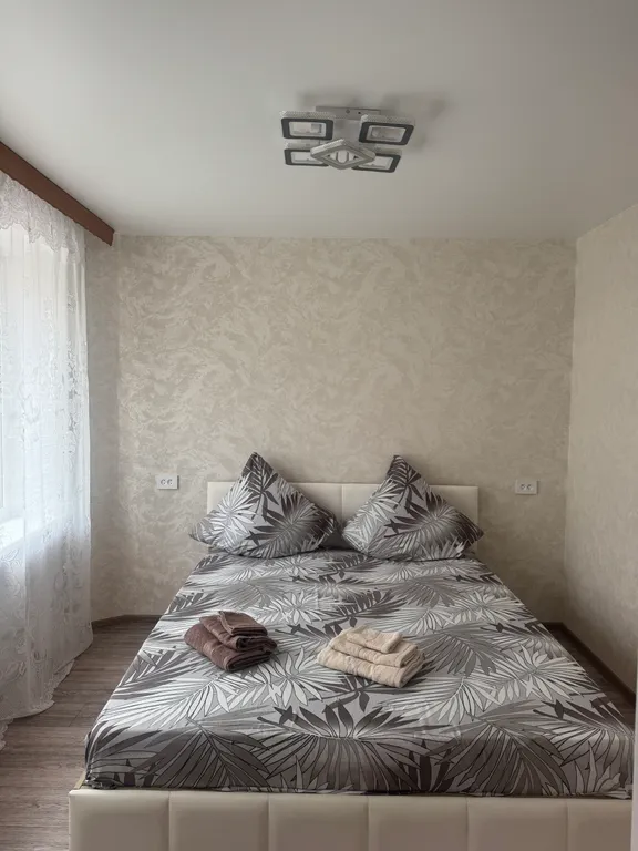 Просторная двухкомнатная квартира с видом на Мишенную сопку