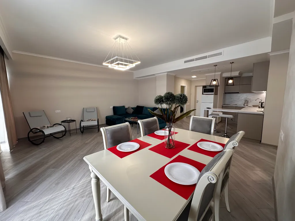 Апартамент с видом на горы и большой террасой