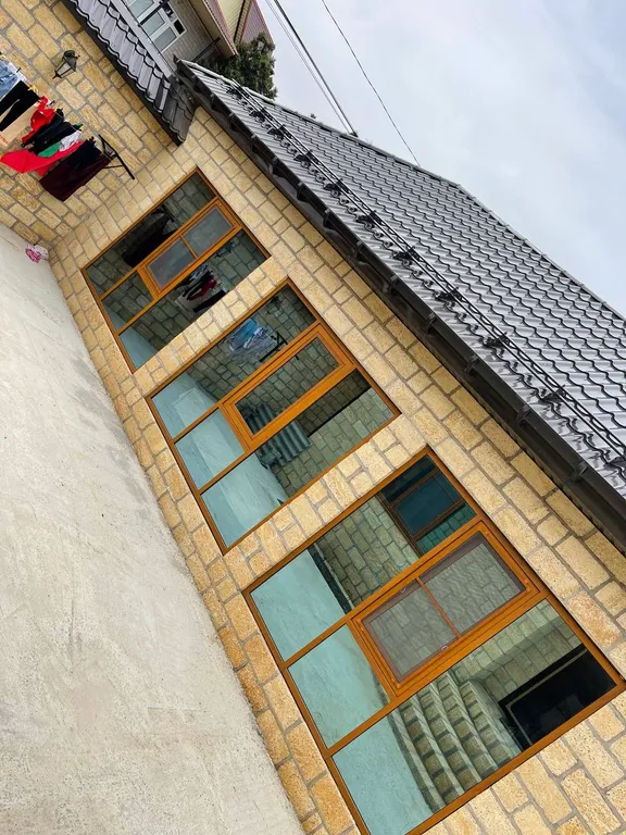 Частный аккуратный дом с двором на берегу Каспийского моря