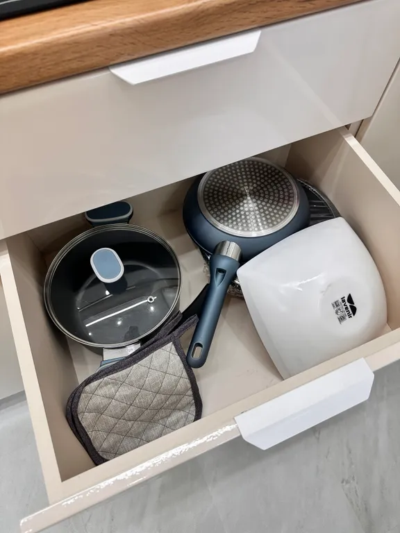 Студия на набережной с видом на Волгу