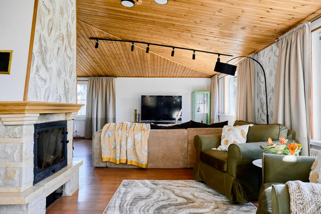 Коттедж Уютный просторный дом с баней для большой семьи — Ропшинские Ключи