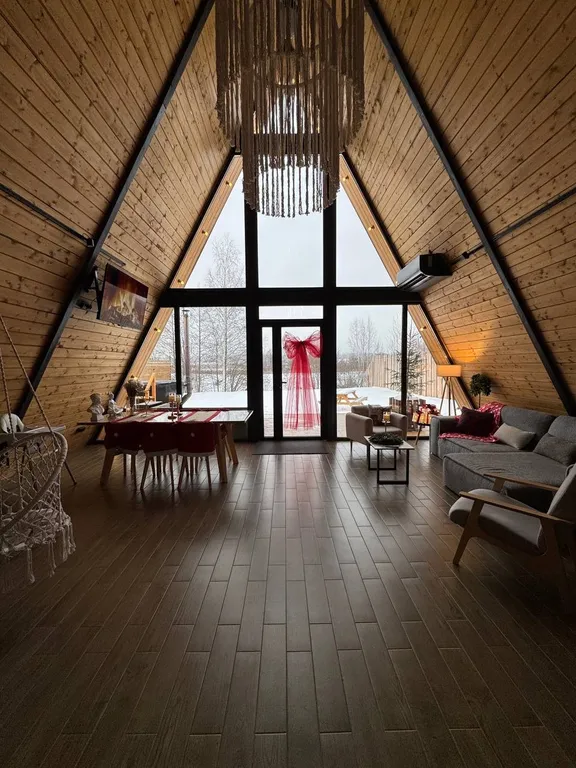 Большой а-фрейм с панорамной сауной и ванной