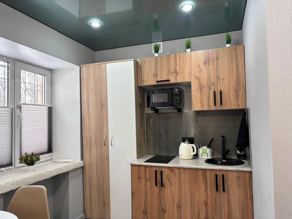 Квартира Потрясающая Студия напротив Политеха, терминала в центре Нефтяников — Омск