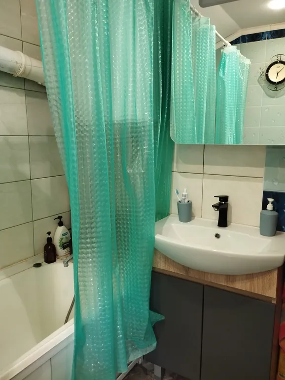 Комната в  центре города ,7 минут море 7 минут вокзал, кафе, магазины