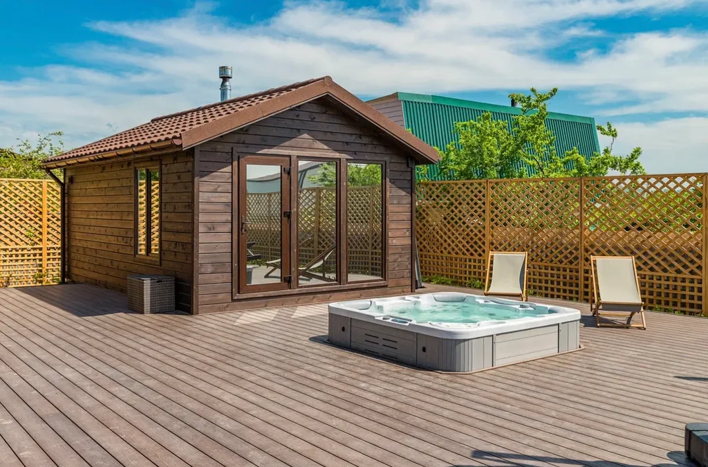 Wanderlust: загородный дом у реки с баней и джакузи