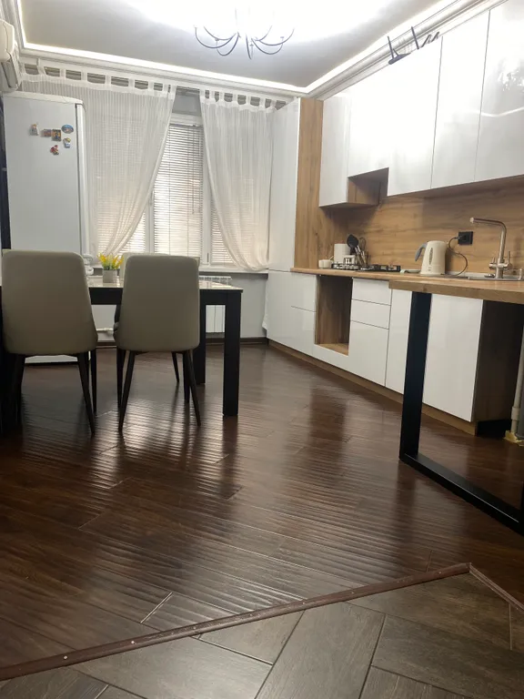 Квартира Уютная, комфортабельная 3-комнатная квартира — Махачкала