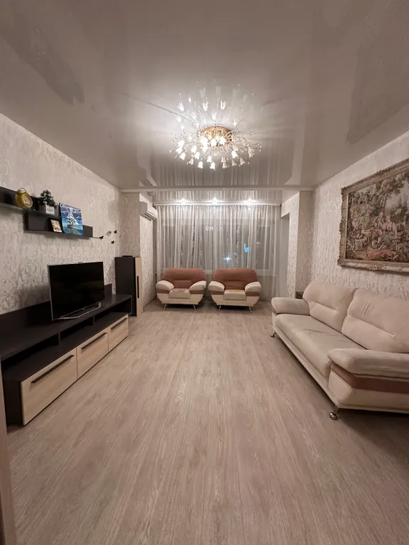 Просторная светлая уютная 3-комнатная квартира — аренда посуточно в Нефтеюганск