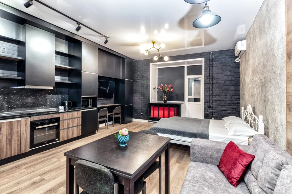 Благоустроенная студия с дизайнерским ремонтом