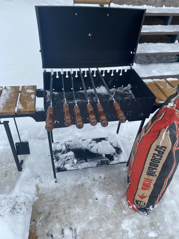 Современный барнхаус у леса рядом с городом