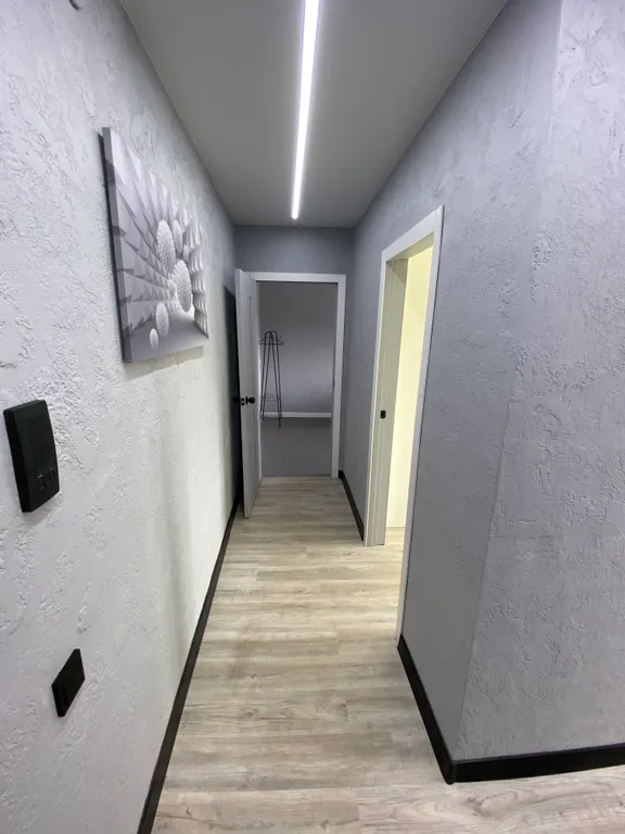 Двухкомнатная квартира в центре с видом на площадь победы