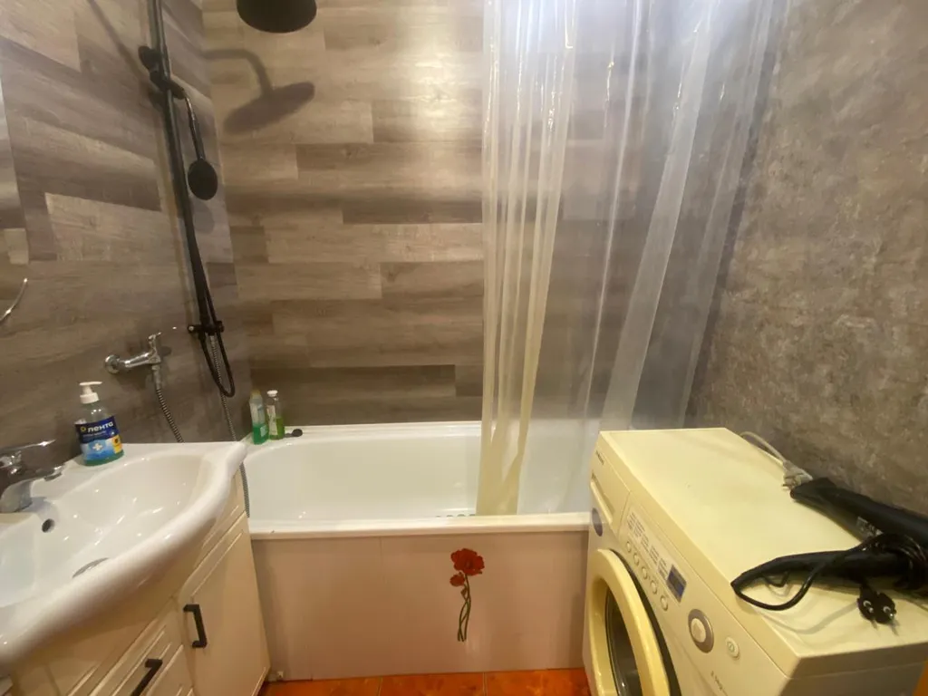 1-комнатная квартира с красивым видом на город и балконом