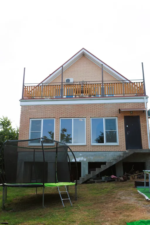 Коттедж Дом с открытой террасой и видом на горы и лес — Горячий Ключ