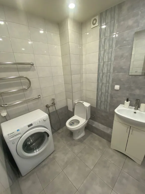 Квартира в новом районе, с новым ремонтом, большой парковкой