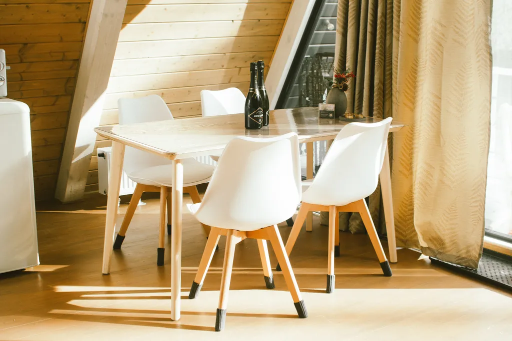 Уютный альфа домик в лесу