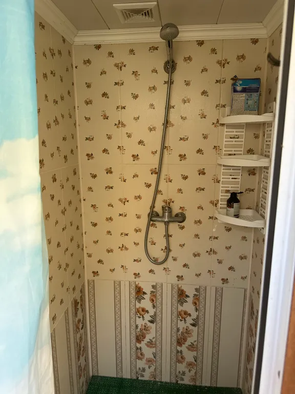 Уютный трёхместный номер эконом на третьем этаже