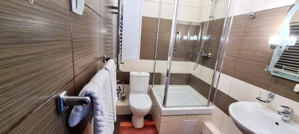 Квартира у моря с видом на озеро и горы