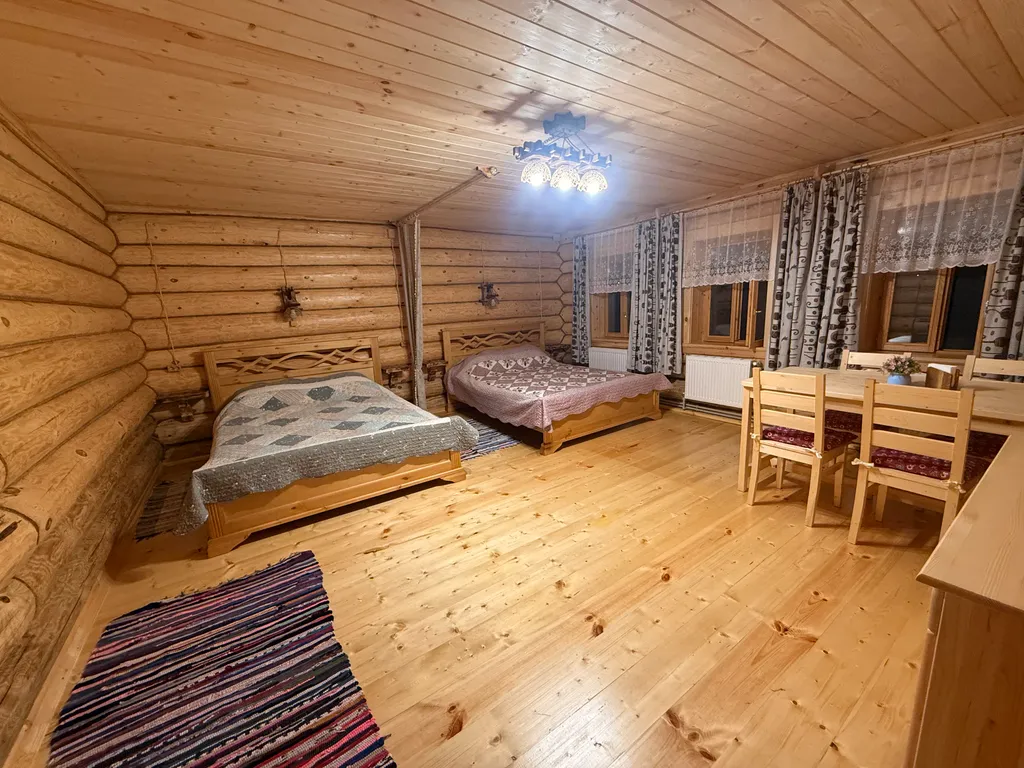 Русская  ИЗБА на берегу реки