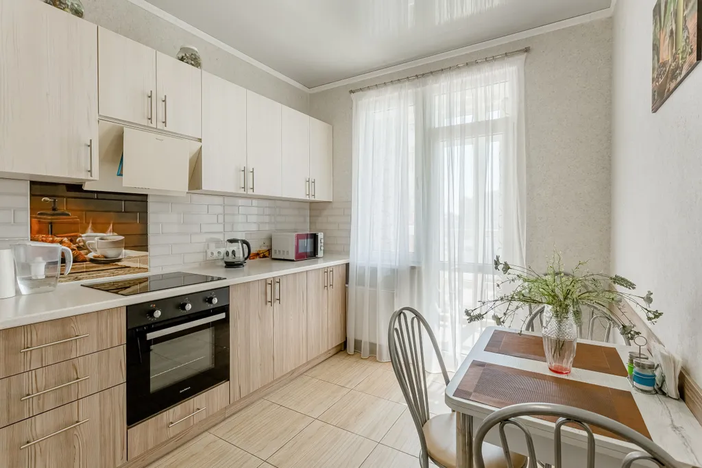 Квартира First Первый ApartmensУютная светлая квартира в элитном районе города — Мирное