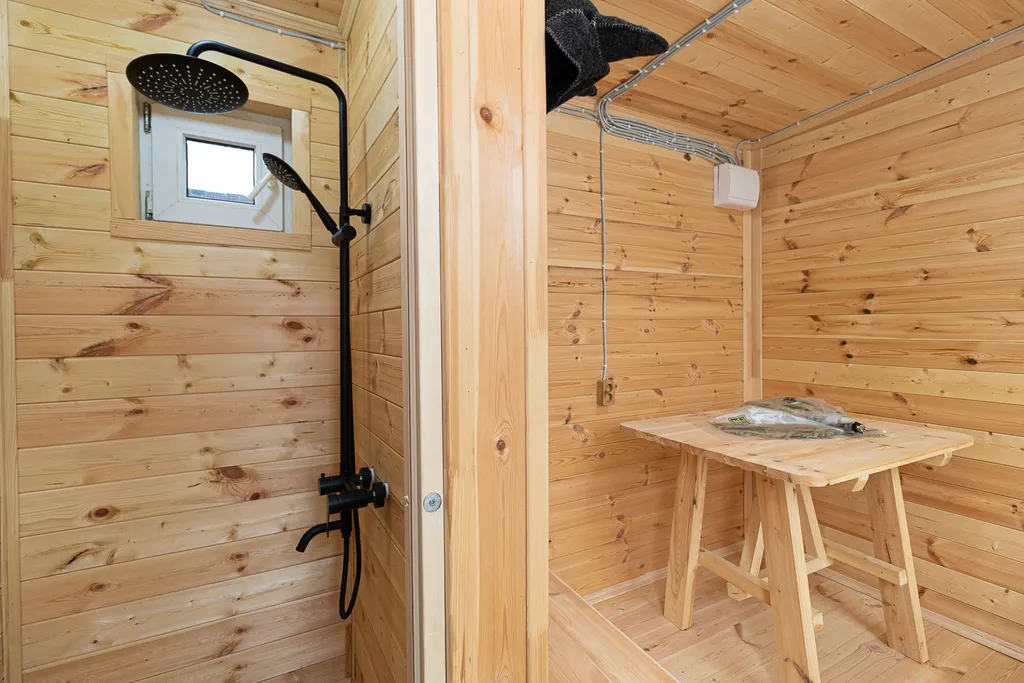 Дом с беседкой, чаном и баней