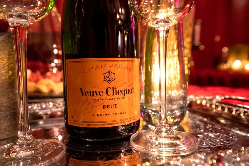 Квартира Red mirror room красная комната для взрослых с зеркалами на потолке — Санкт-Петербург