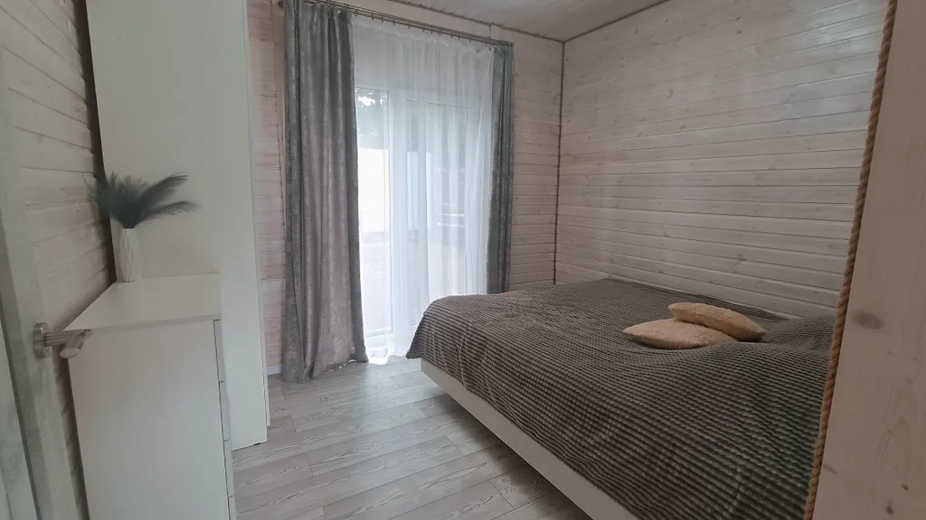 Дом на берегу озера