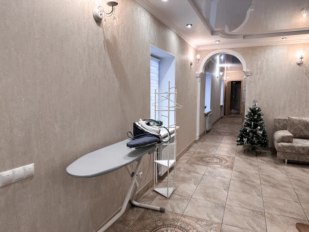 Дом с бассейном и баней в Самаре