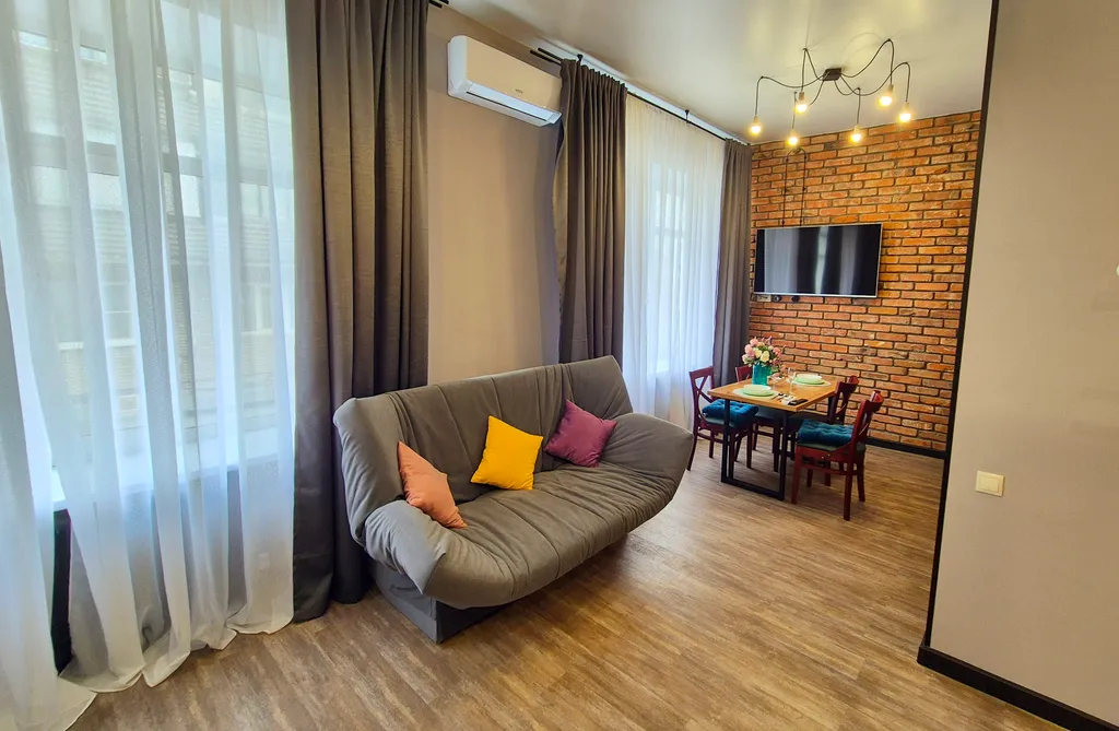 Современная студия в 10 минутах ходьбы от вокзалов