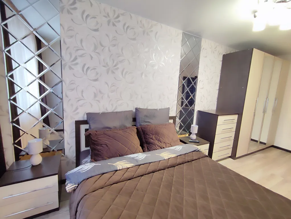 Апартаменты в самом центре (площадь победы, три штыка, амфитеатр)