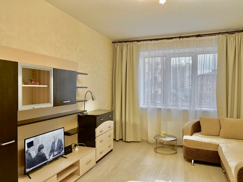 Напротив Ледового Дворца