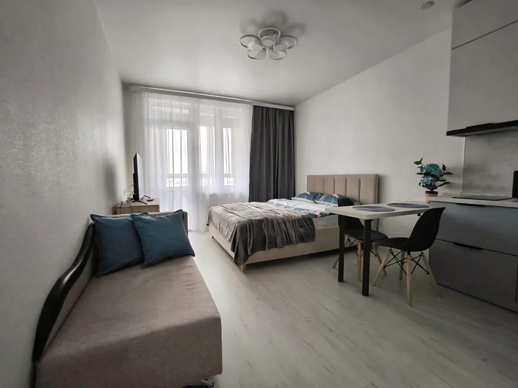 Светлая современная студия