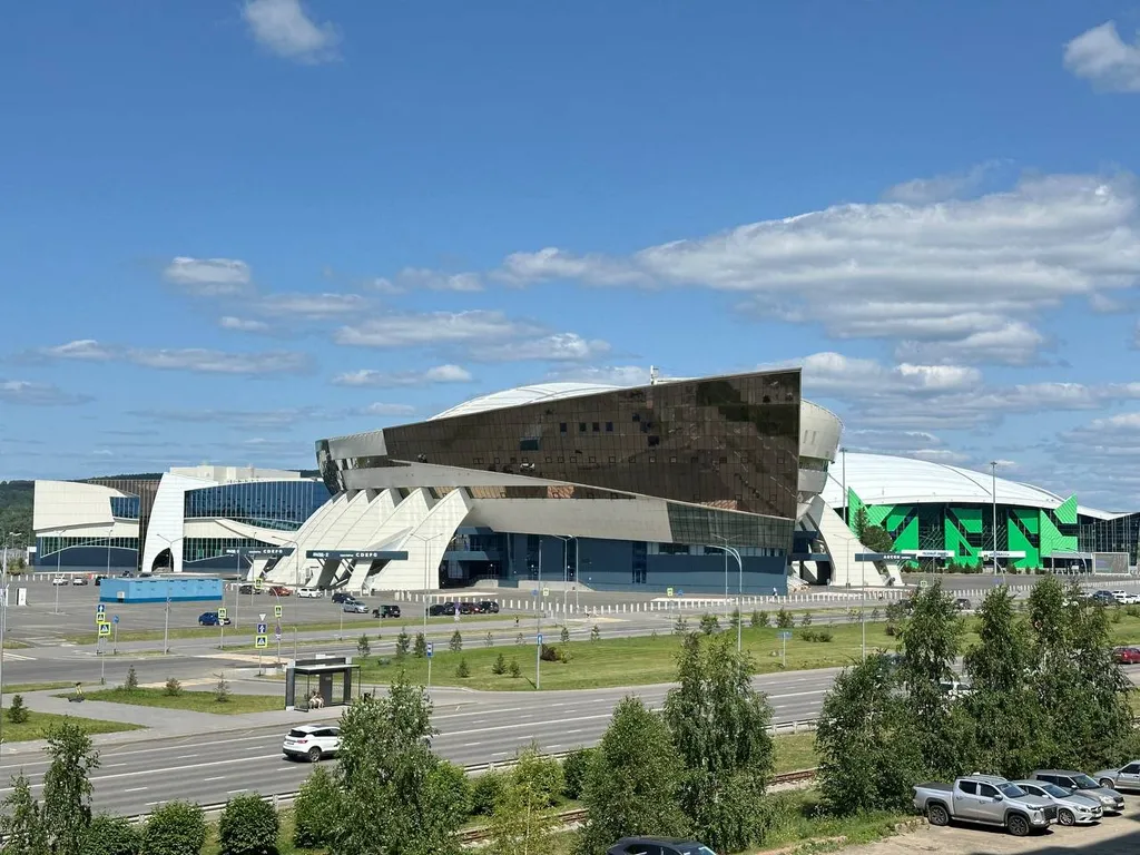 2-комнатная квартира с балконом напротив ЛДК и Кузбасс-Арена