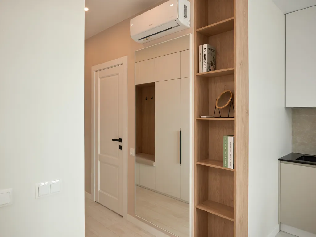 Евро двухкомнатная квартира с боковым видом на море