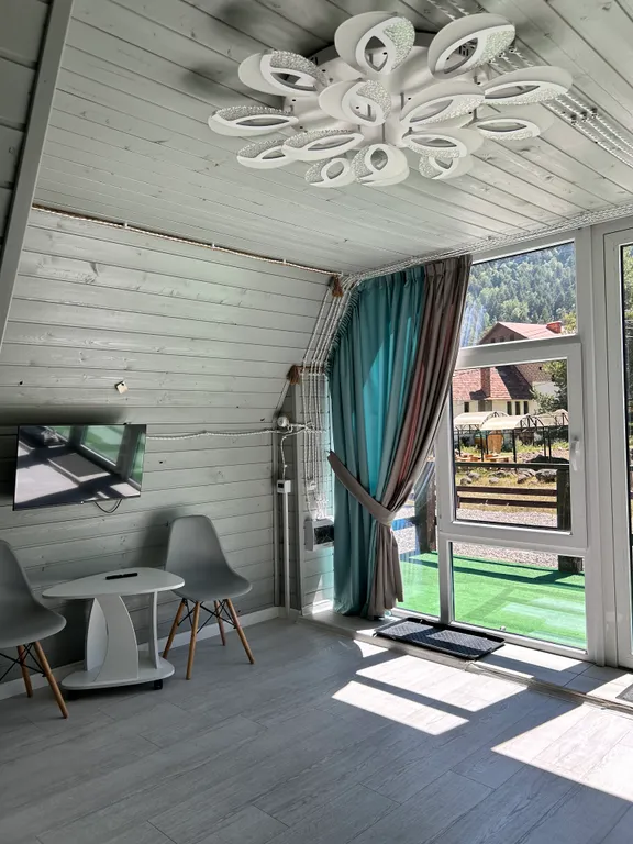 Шале в Приэльбрусье с видом на горные склоны