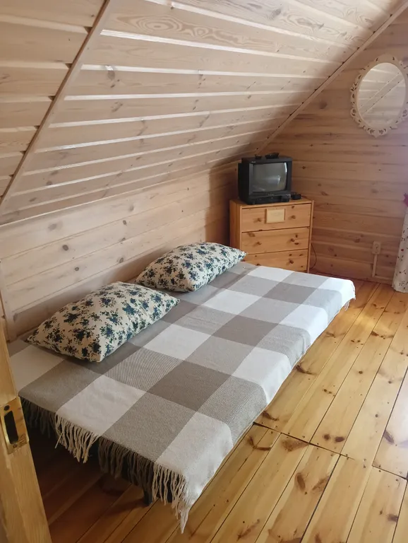 Домик на берегу Оки на территории сельской усадьбы Варежка