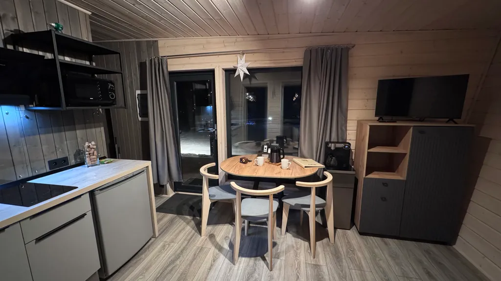 Коттедж Дом семейный с 2 спальнями на берегу реки Свирь — Лодейное Поле