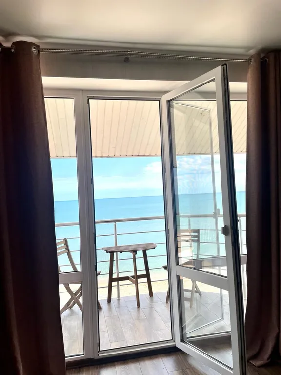 Квартира Апартаменты видовые на берегу моря — аренда посуточно в Приморский