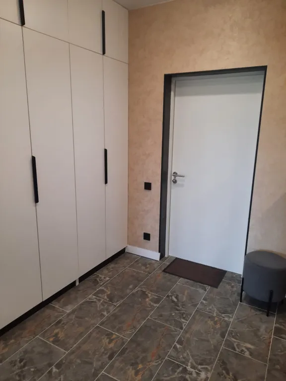 Квартира с балконом и отдельной спальней