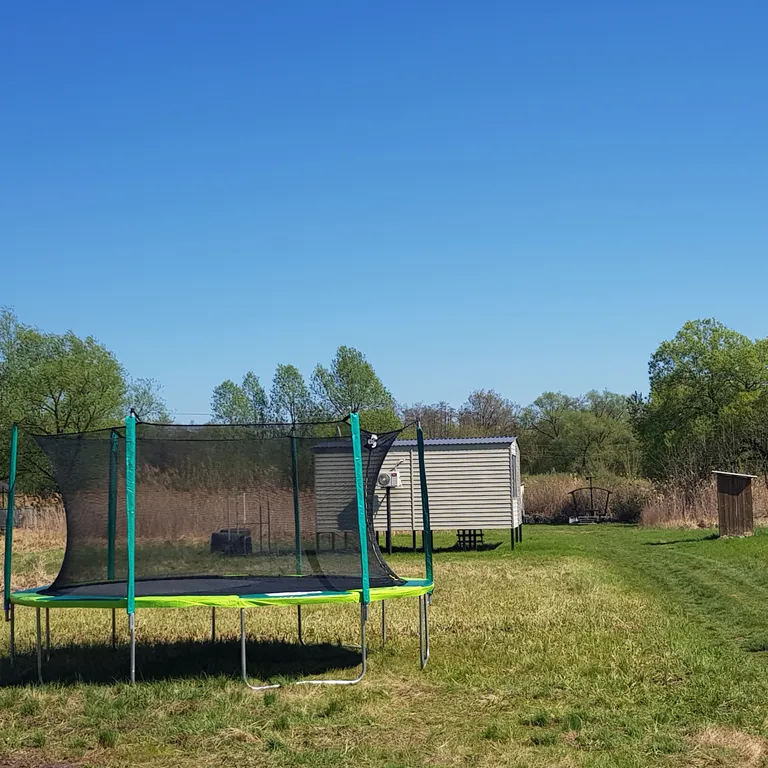 Уютный домик с участком на берегу реки