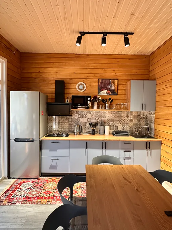 Новый круглогодичный коттедж из бруса на берегу Катуни