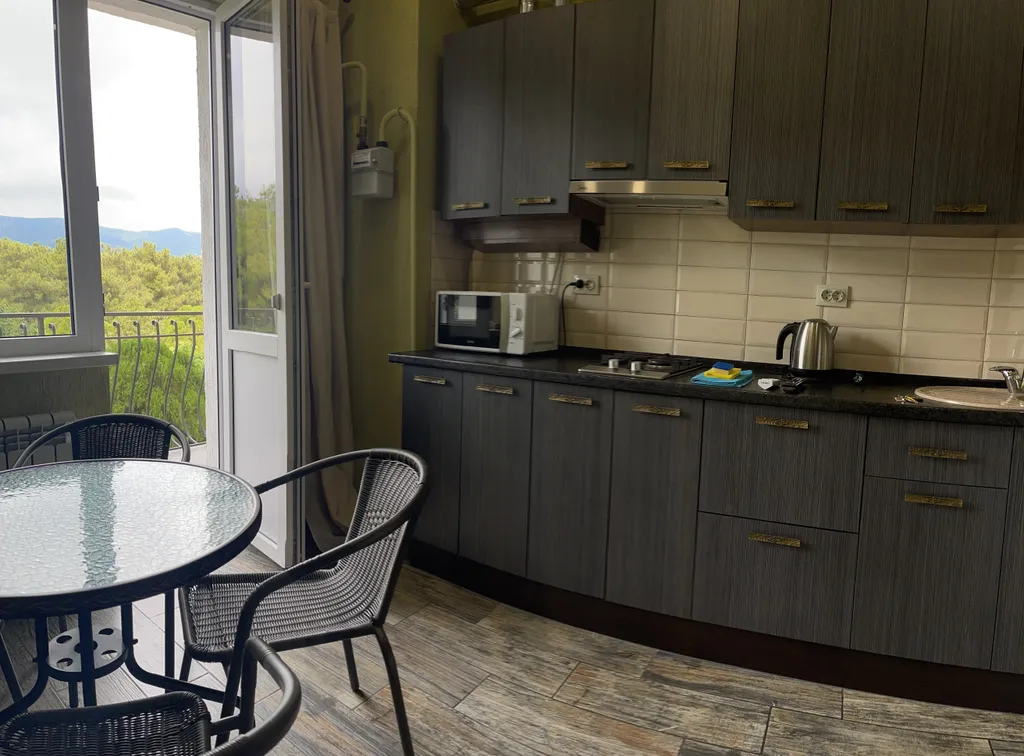 Квартира Апартаменты с видом на сосновую рощу и балконом 2 этаж — Геленджик