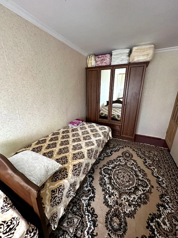 Квартира находится в центре посёлка Дубки