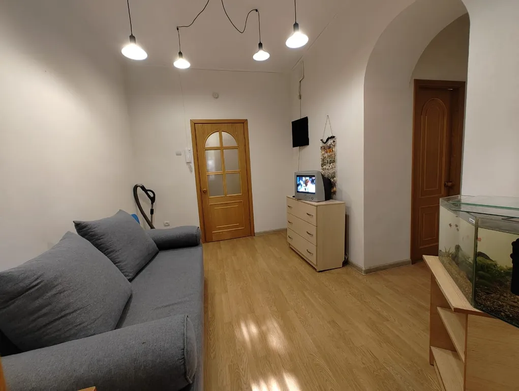 Квартира Квартира Просторная евротрешка в сталинке. 4 отдельных кровати — Колпино