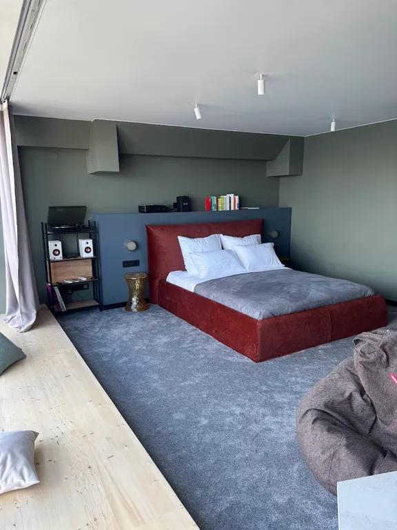 Лофт с видом на реку и порт