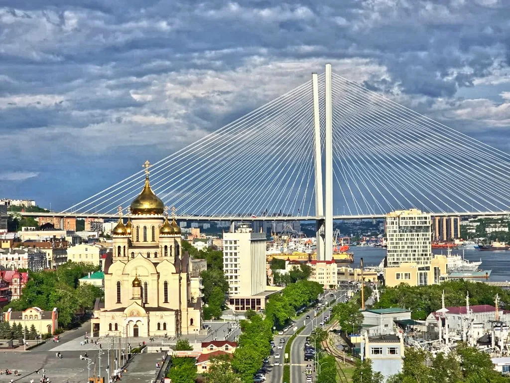 Студия с балконом и шикарным видом на Золотой Мост